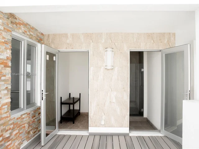 3335 NW 82nd Ct, Doral FL 33122