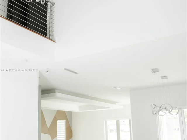 3335 NW 82nd Ct, Doral FL 33122