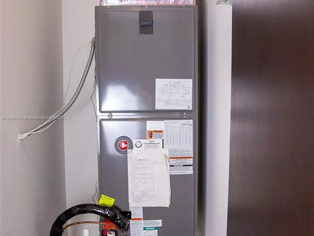 3335 NW 82nd Ct, Doral FL 33122