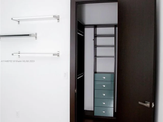 3335 NW 82nd Ct, Doral FL 33122