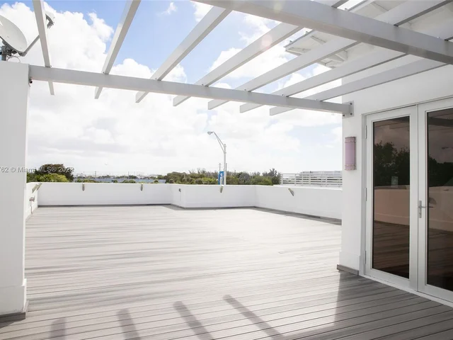 3335 NW 82nd Ct, Doral FL 33122