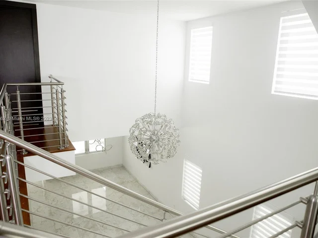 3335 NW 82nd Ct, Doral FL 33122