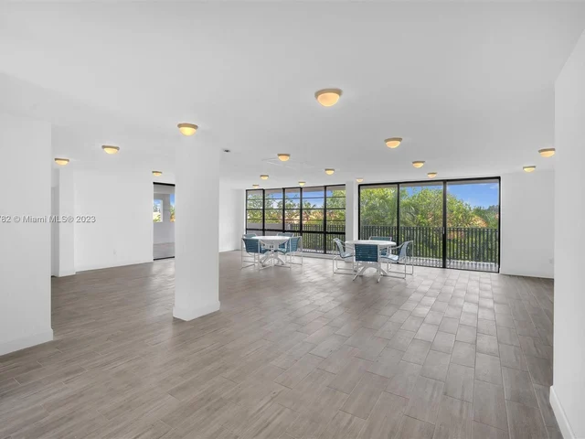 100 Ocean Lane Dr # 204, Key Biscayne FL 33149