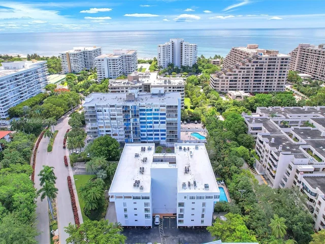 100 Ocean Lane Dr # 204, Key Biscayne FL 33149