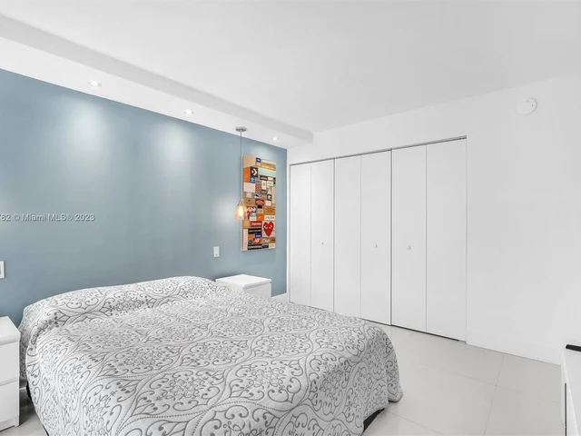 100 Ocean Lane Dr # 204, Key Biscayne FL 33149