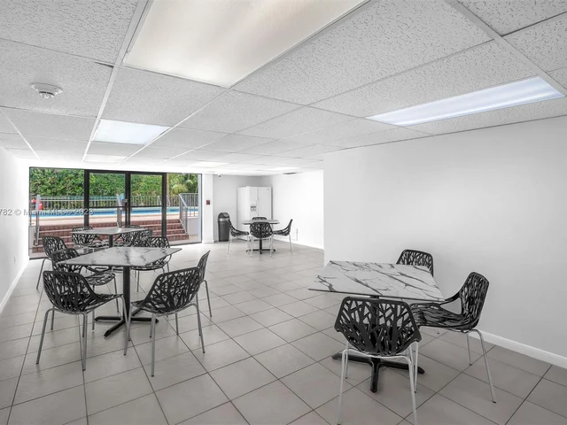 100 Ocean Lane Dr # 204, Key Biscayne FL 33149