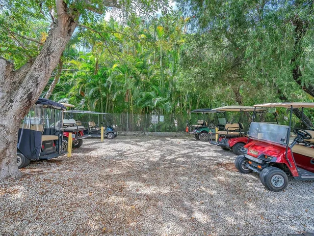 100 Ocean Lane Dr # 204, Key Biscayne FL 33149