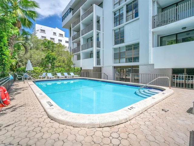 100 Ocean Lane Dr # 204, Key Biscayne FL 33149