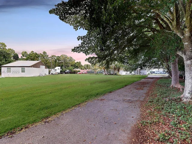 19490 SW 334th St, Homestead FL 33034