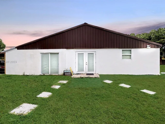 19490 SW 334th St, Homestead FL 33034