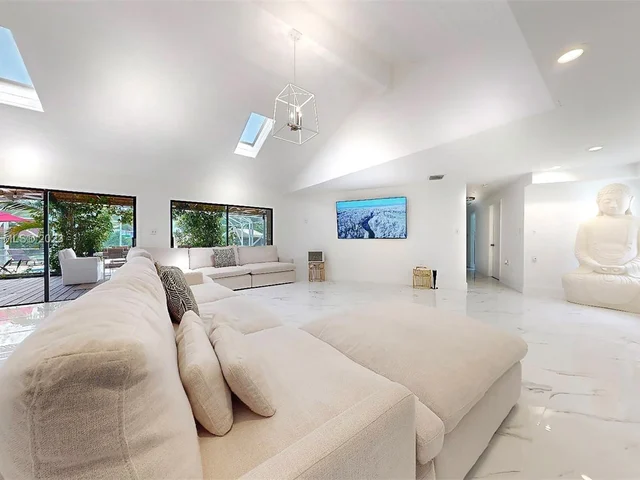 19490 SW 334th St, Homestead FL 33034