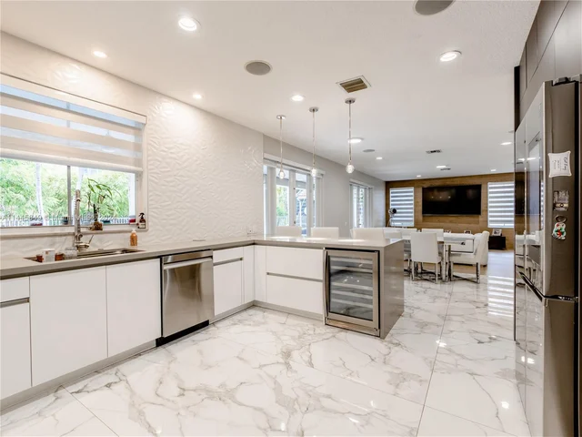 1159 Skylark Dr, Weston FL 33327