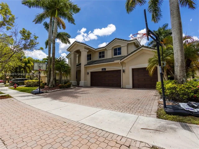 1159 Skylark Dr, Weston FL 33327