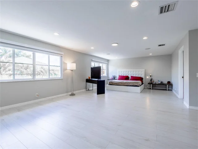 1159 Skylark Dr, Weston FL 33327