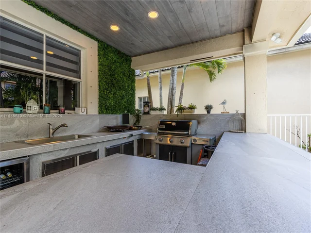 1159 Skylark Dr, Weston FL 33327