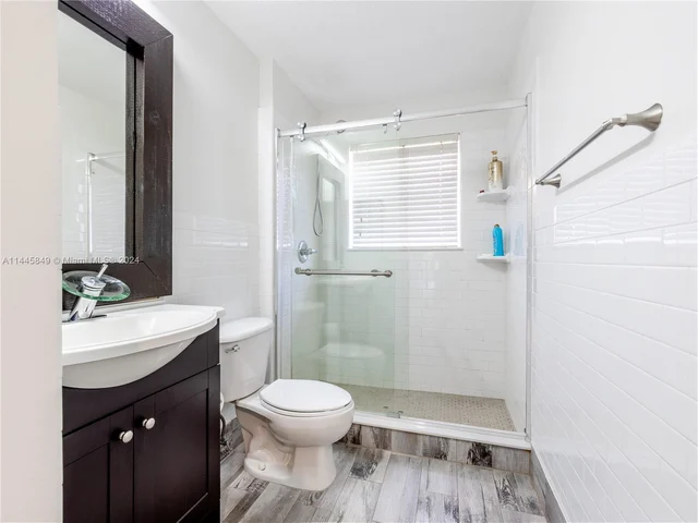 1159 Skylark Dr, Weston FL 33327