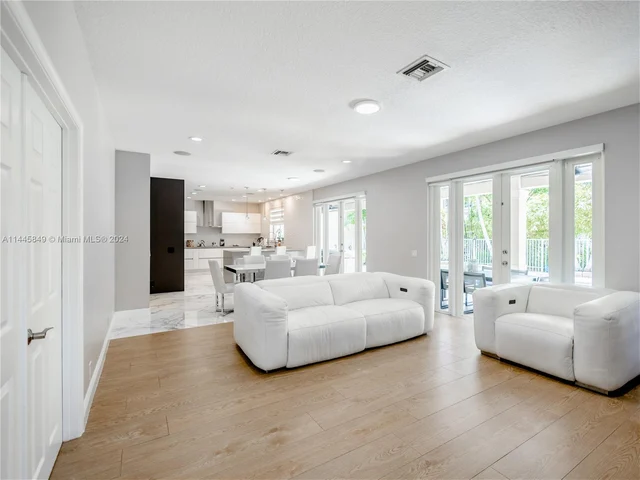 1159 Skylark Dr, Weston FL 33327