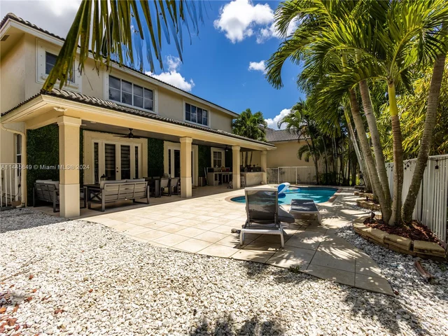 1159 Skylark Dr, Weston FL 33327