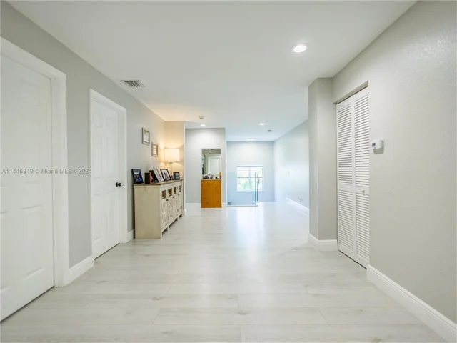 1159 Skylark Dr, Weston FL 33327