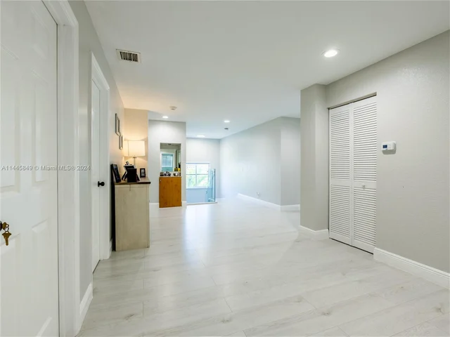 1159 Skylark Dr, Weston FL 33327