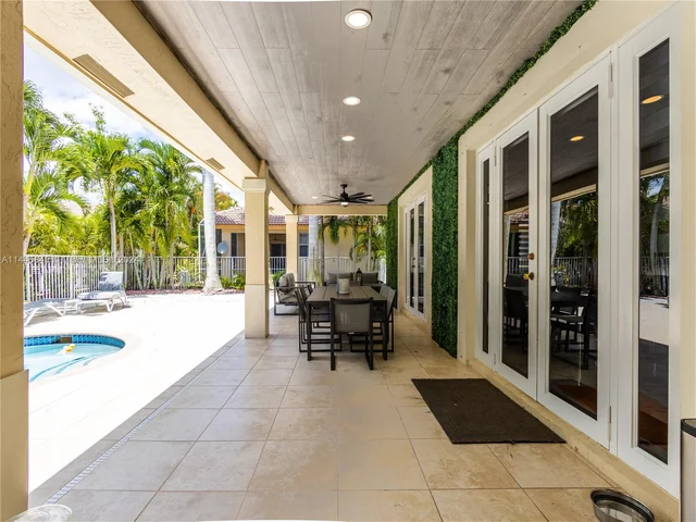 1159 Skylark Dr, Weston FL 33327