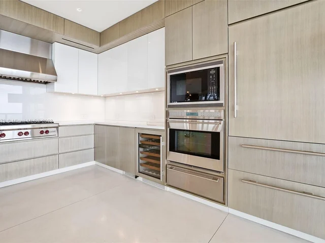 9703 Collins Ave # 1700, Bal Harbour FL 33154