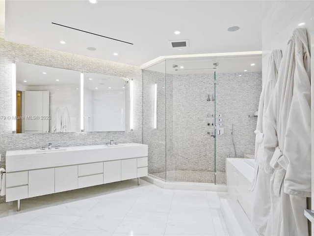 9703 Collins Ave # 1700, Bal Harbour FL 33154