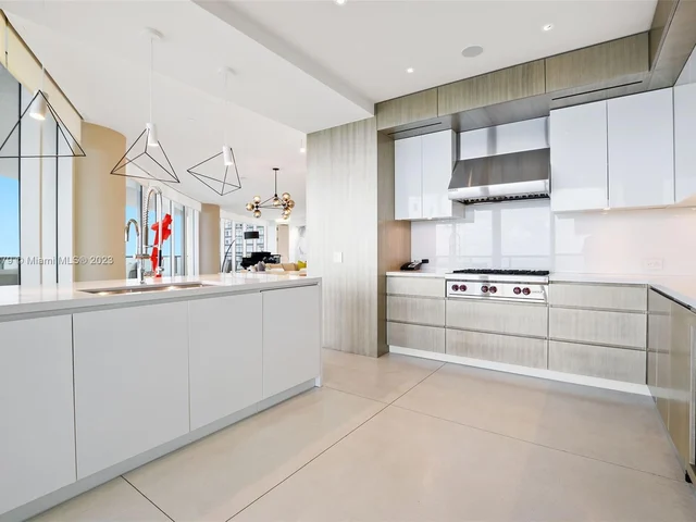 9703 Collins Ave # 1700, Bal Harbour FL 33154