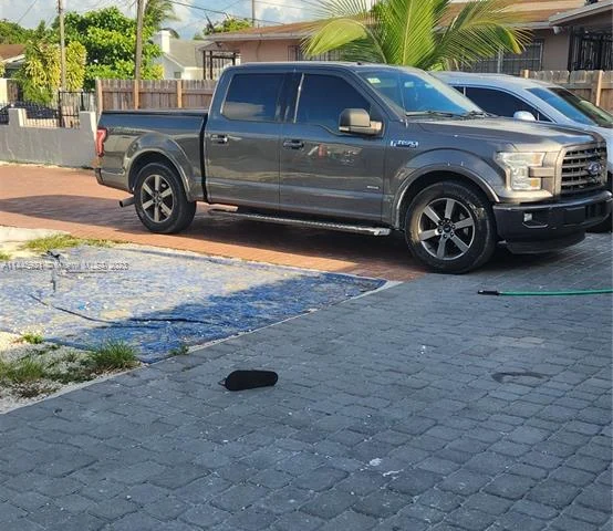 150 NW 17th Ct, Miami FL 33125