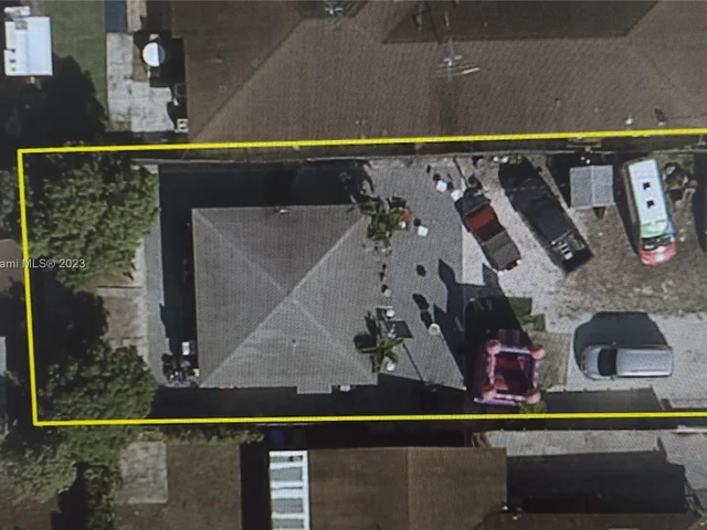 150 NW 17th Ct, Miami FL 33125