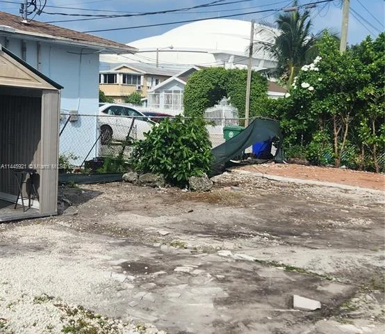 150 NW 17th Ct, Miami FL 33125