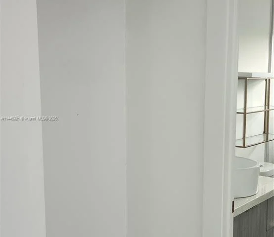 150 NW 17th Ct, Miami FL 33125