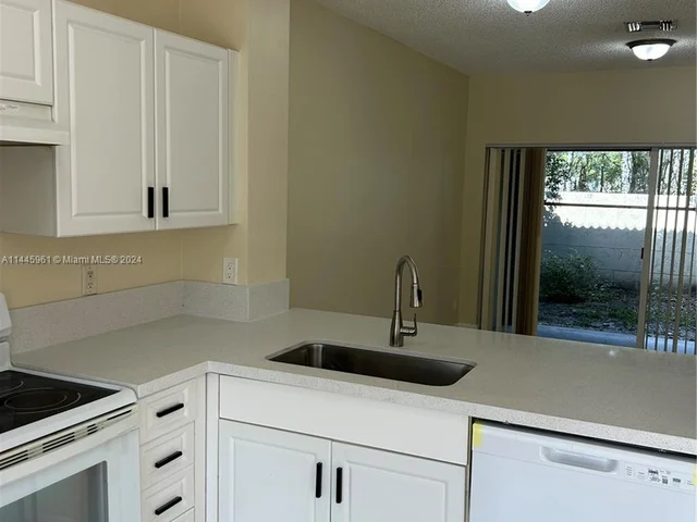 232 SW 122nd Ter # 232, Pembroke Pines FL 33025