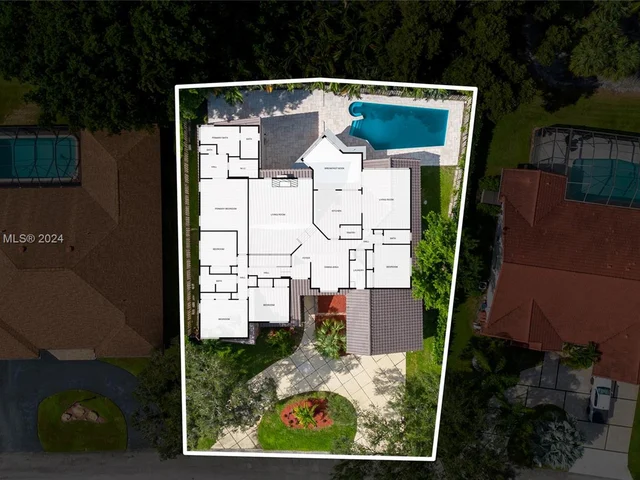 8881 N Lake Dasha Dr, Plantation FL 33324