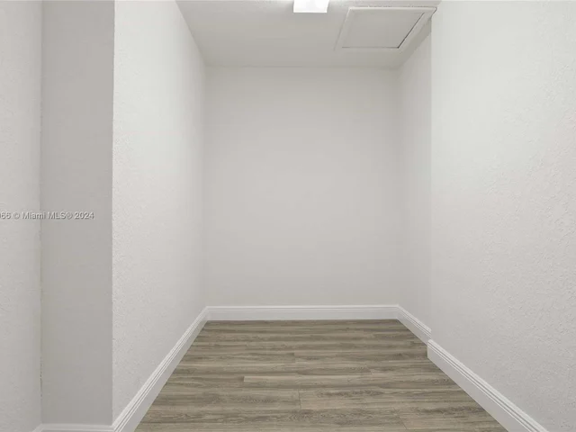 8881 N Lake Dasha Dr, Plantation FL 33324