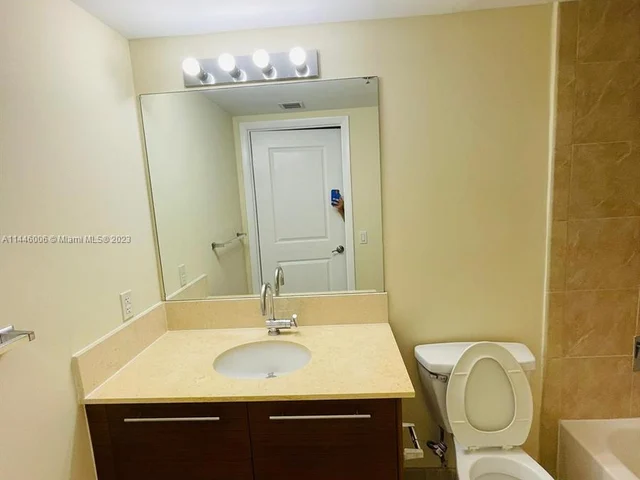 2681 N Flamingo Rd # 1903S, Sunrise FL 33323