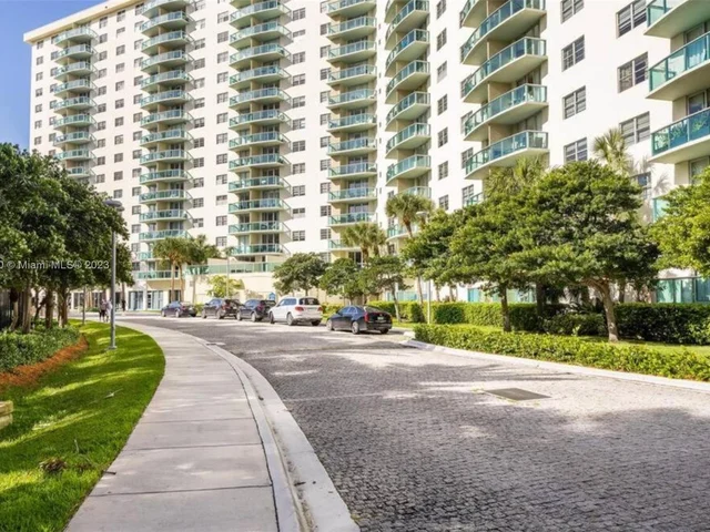 19370 E Collins Ave # 207, Sunny Isles Beach FL 33160