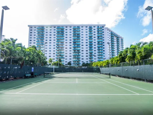 19370 E Collins Ave # 207, Sunny Isles Beach FL 33160