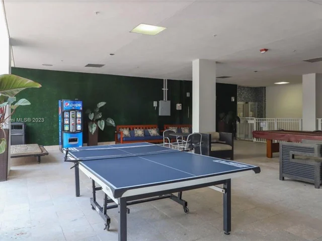 19370 E Collins Ave # 207, Sunny Isles Beach FL 33160