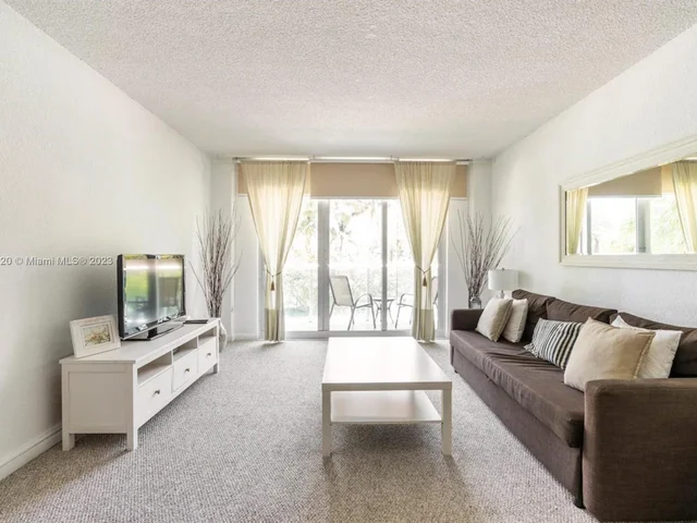 19370 E Collins Ave # 207, Sunny Isles Beach FL 33160