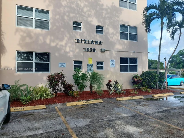 1830 Dixieanna St # 205, Hollywood FL 33020