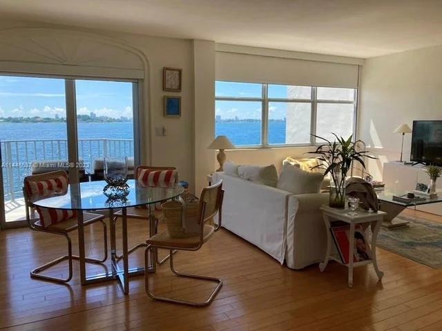 11930 N Bayshore Dr # 304, North Miami FL 33181