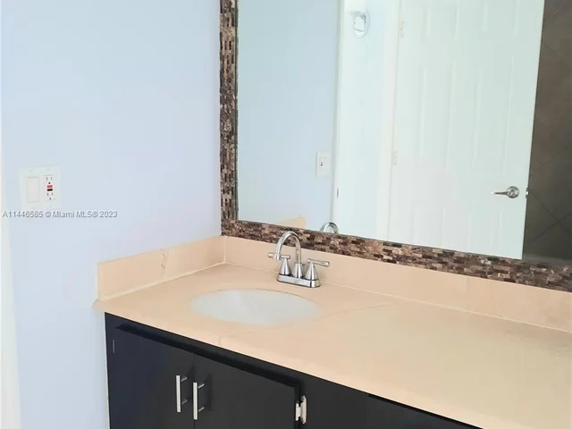 6770 E INDIAN CREEK DR # M, Miami Beach FL 33141