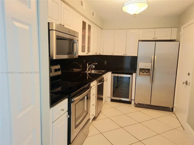 6770 E INDIAN CREEK DR # M, Miami Beach FL 33141