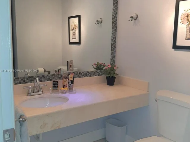 6770 E INDIAN CREEK DR # M, Miami Beach FL 33141