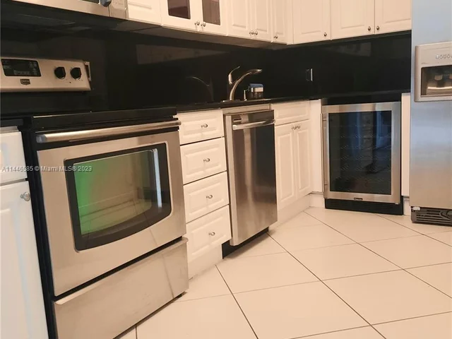 6770 E INDIAN CREEK DR # M, Miami Beach FL 33141