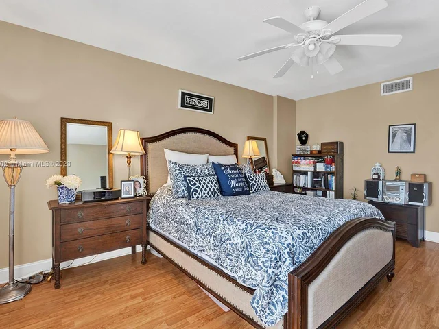 1500 S Ocean Dr # 9J, Hollywood FL 33019