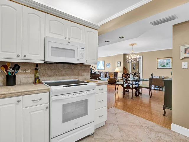 1500 S Ocean Dr # 9J, Hollywood FL 33019