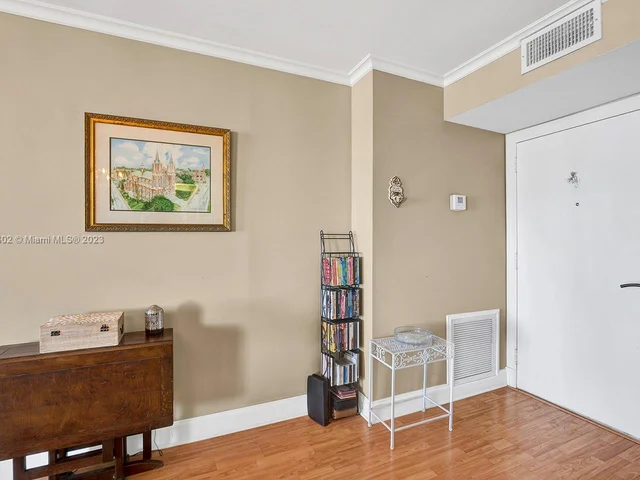 1500 S Ocean Dr # 9J, Hollywood FL 33019