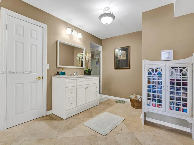 1500 S Ocean Dr # 9J, Hollywood FL 33019